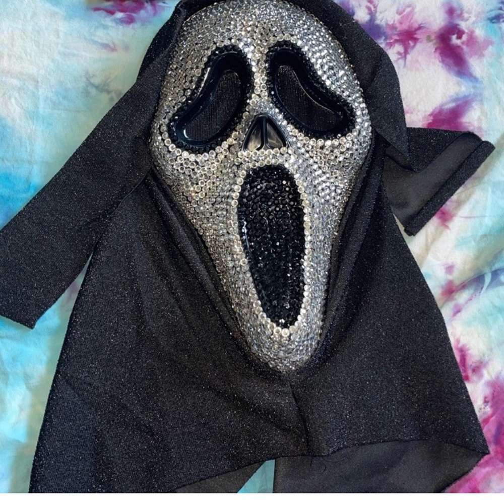 Sparkly ghost face mask